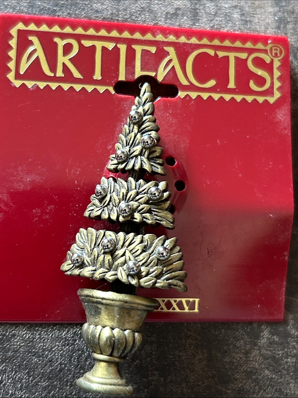 JJ Christmas Tree Brooche.